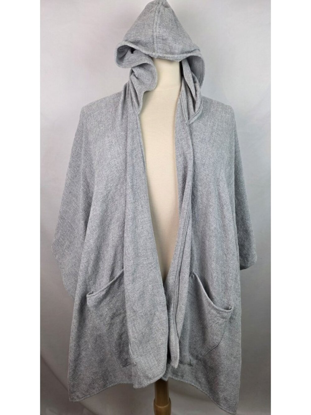 Lands' End Women's Shawl One Size Gray Open Front Poncho Hood Pockets Cardigan